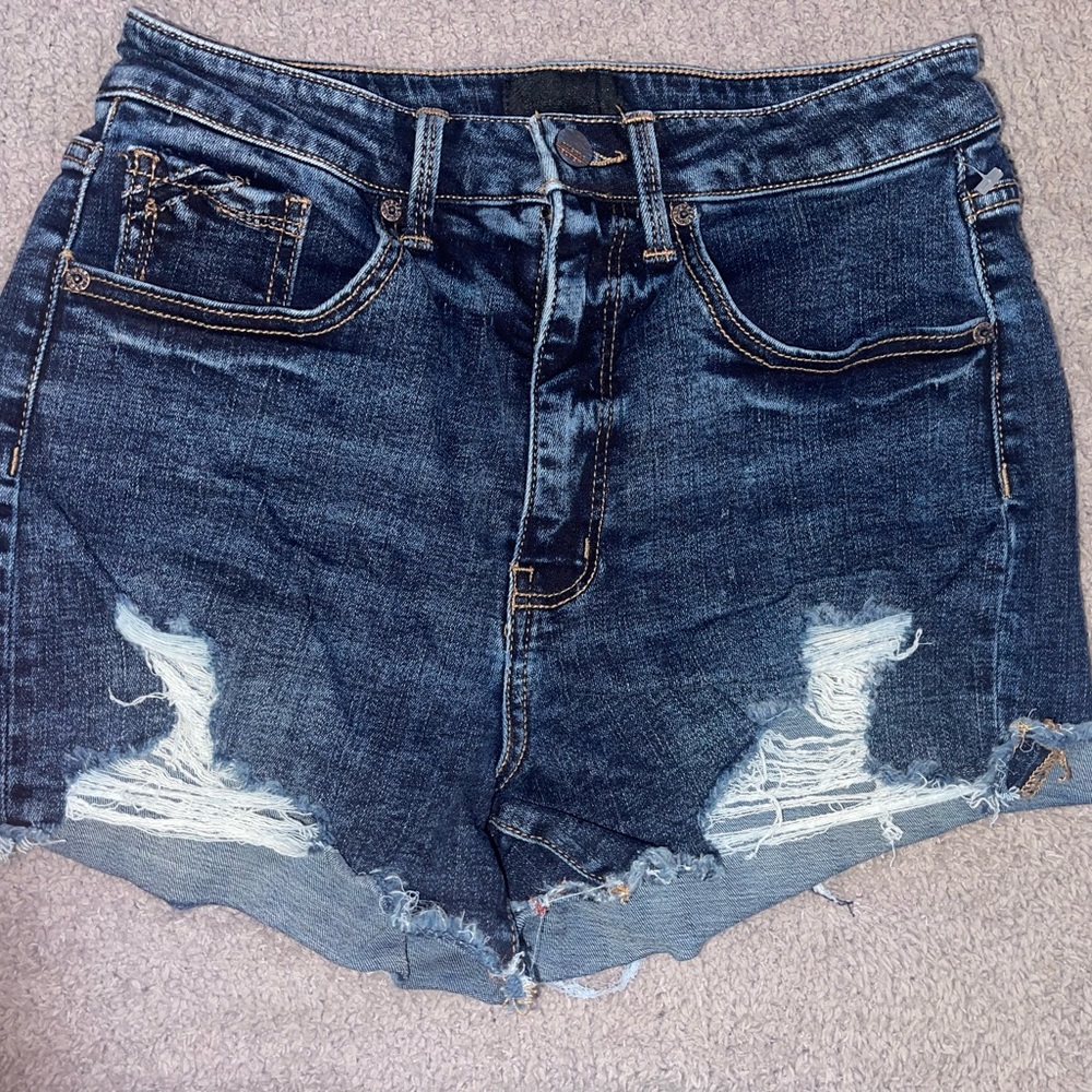 Buckle Black shorts